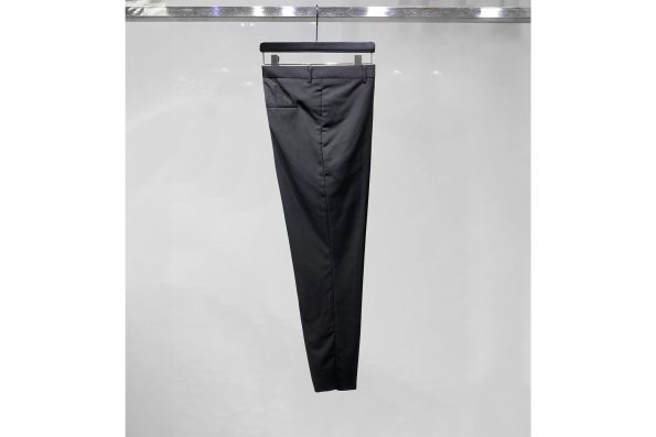 973